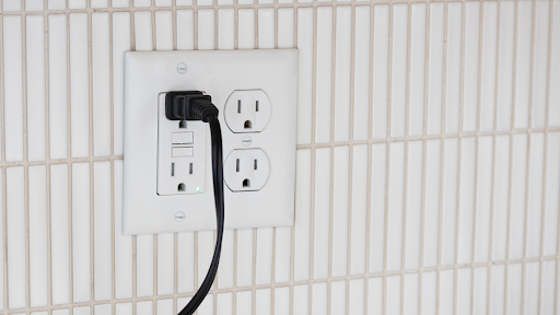 Why GFCI Outlets Are a Lifesaver in Florida Bathrooms and Kitchens ...